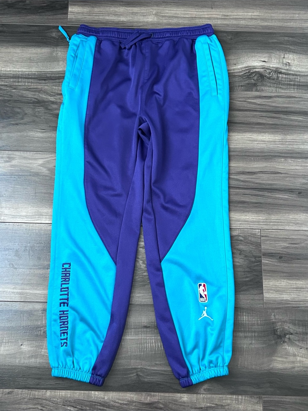 Jordan Charlotte Hornets 22/23 Showtime Sweatpants Joggers Youth XL 18-20
